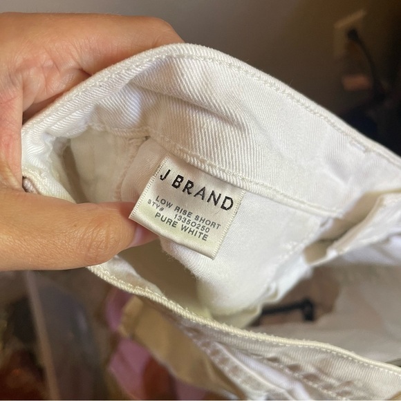 J. Brand‎ White Low Rise Shorts - Picture 7 of 8